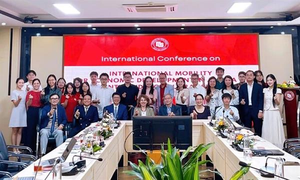 Hội thảo quốc tế tại Trường Đại học Ngoại thương: Kết nối tri thức - Dẫn lối phát triển trong kỷ nguyên chuyển đổi số